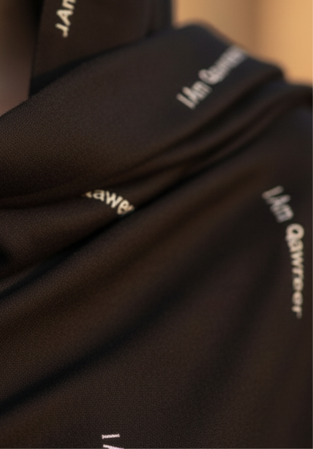 Signature Shawl ''#IamQawareer''